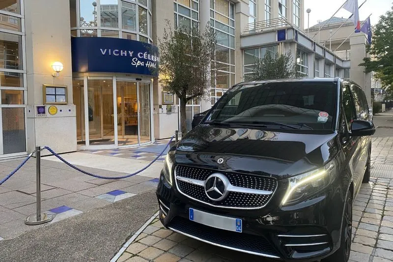 Vehicule EuroCab en deplacement a Vichy